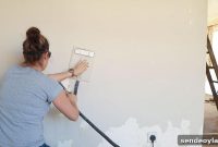 How to Use a Wallpaper Stripper to Remove Old Wallpaper