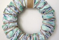 How to Make a Colorful DIY Wreath from Packing Paper