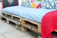 How to Build a DIY Pallet Sofa Without Tools