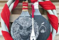 DIY Fun Tube Halloween Wreath