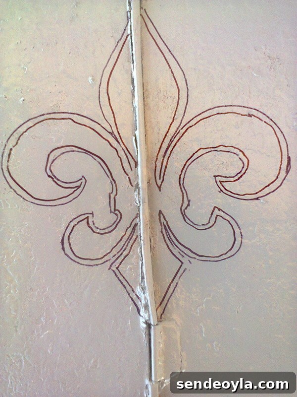 Fleur de Lis on top of barrel