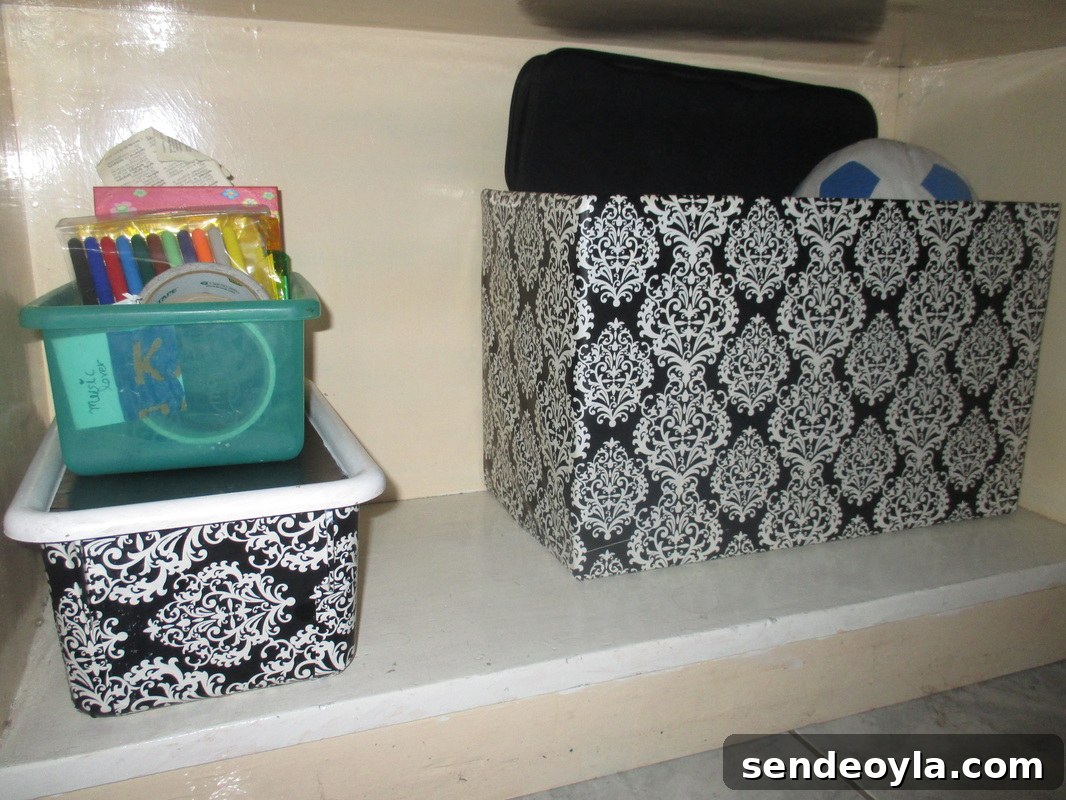 The box in the bookcase, From Color to black and white www.theboondocksblog.com