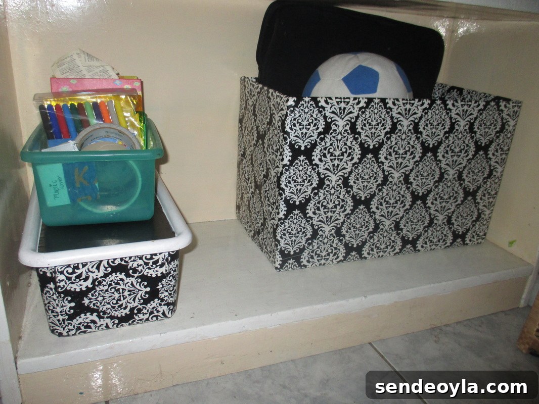 Bookcase with box, From Color to black and white www.theboondocksblog.com