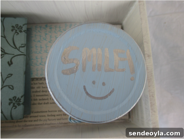The jar with inspirational quotes, A Gift Box from the Heart