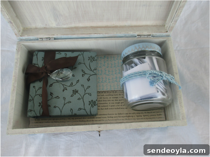 Inside the box a memo pad, A Gift Box from the Heart