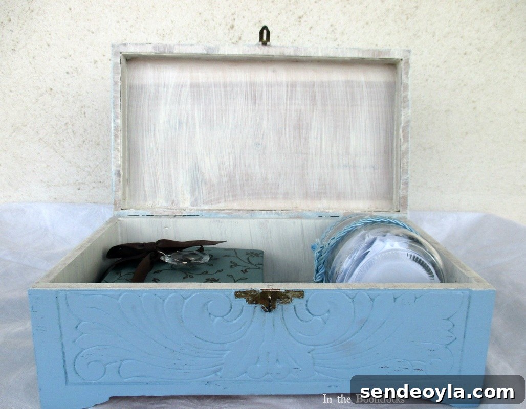 The gift box opened, A Gift Box from the Heart
