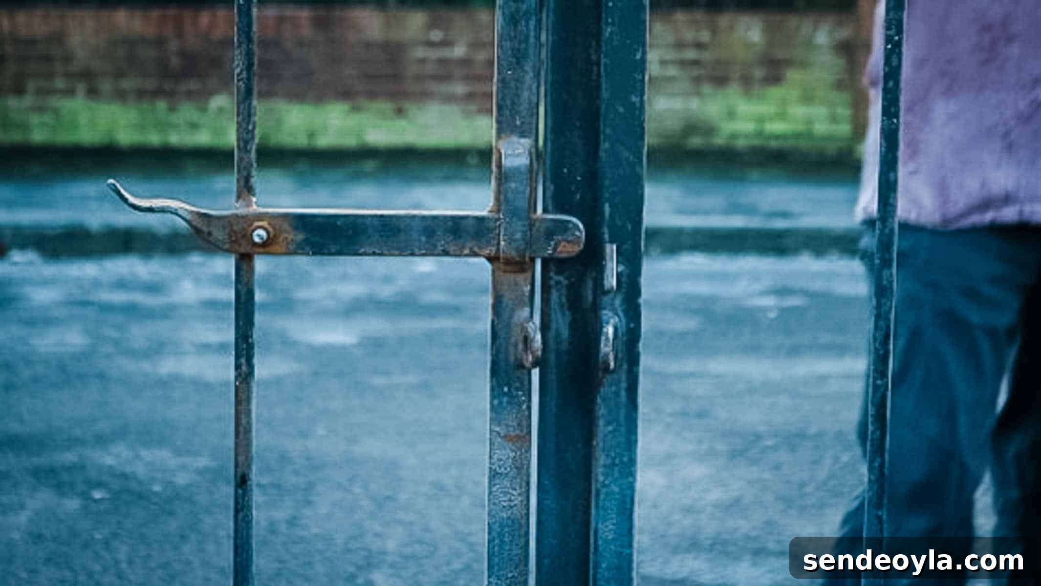 Metal gate catch too far away