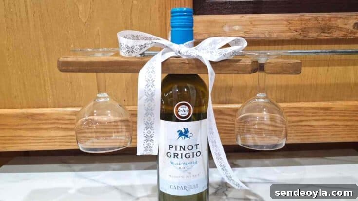 Wine caddy detail