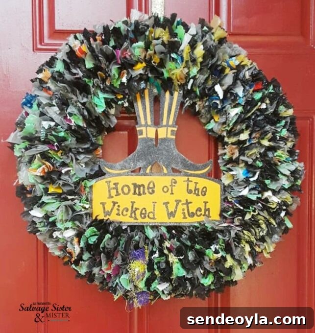 DIY Halloween Decorations from 20 Household Items 10 img 4 9