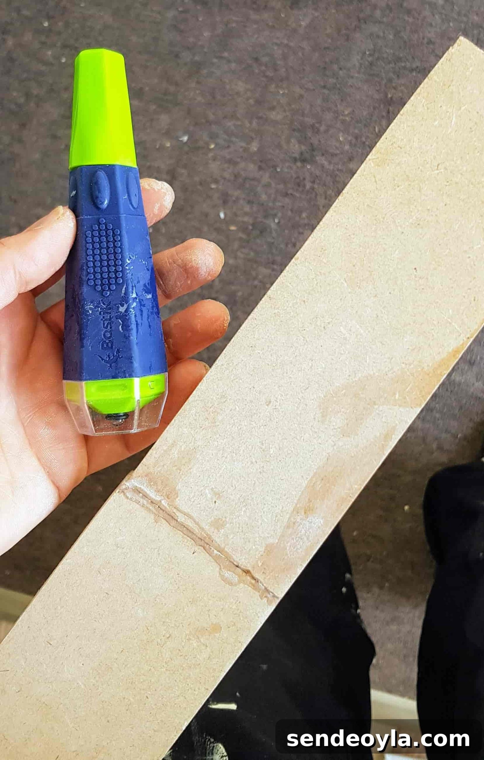 How to Install a Curtain Pole Batten with Grab Adhesive 5 Bostik Fix & Flash to glue up join instantly.