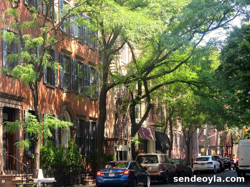 Typical street in SoHo, A monumental Surprise at Hudson Square in New York, www.theboondocksblog.com