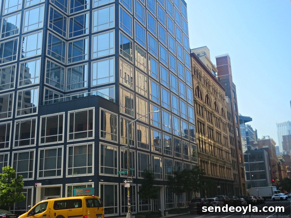 Urban Glass House by Philip Johnson, A monumental Surprise at Hudson Square in New York, www.theboondocksblog.com