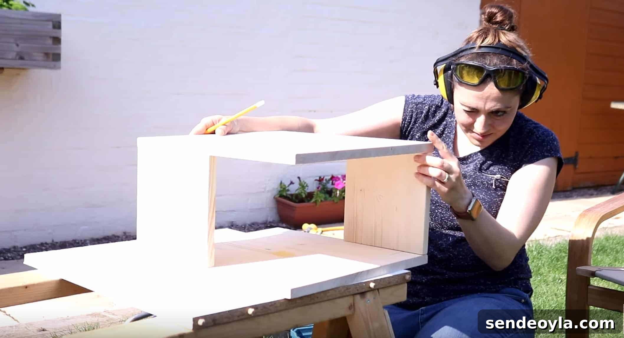 DIY S-Shaped Sculptural Side Table 12 stacking up shelf for DIY side table