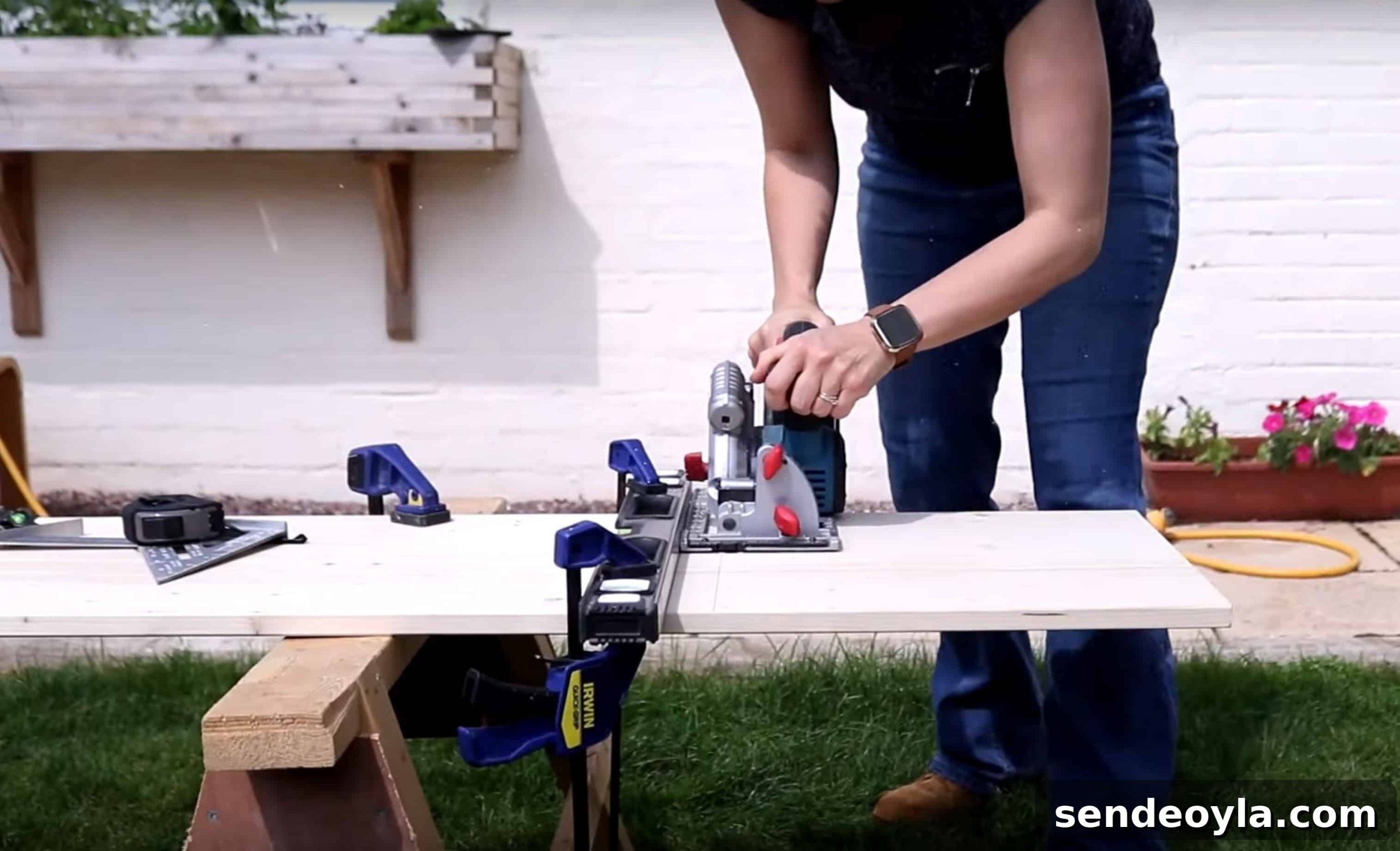 DIY S-Shaped Sculptural Side Table 7 cutting pine in to 4 easy pieces for a side table