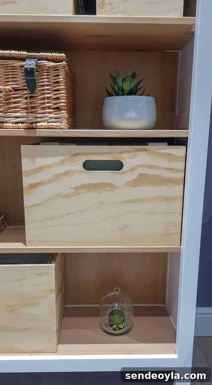 Suspension box file for bookshelf made from plywood