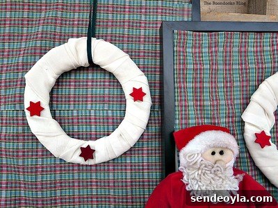 Plaid framed with white wreaths