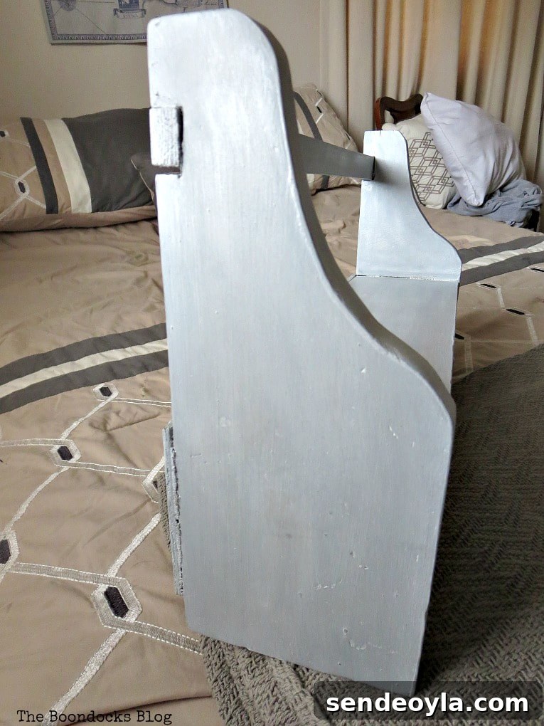 How to Add a Metallic Finish to a Painted Wood Shelf 7 Side view of the wood shelf, A Super Easy Way to Add Shimmer to a Shelf, theboondocksblog