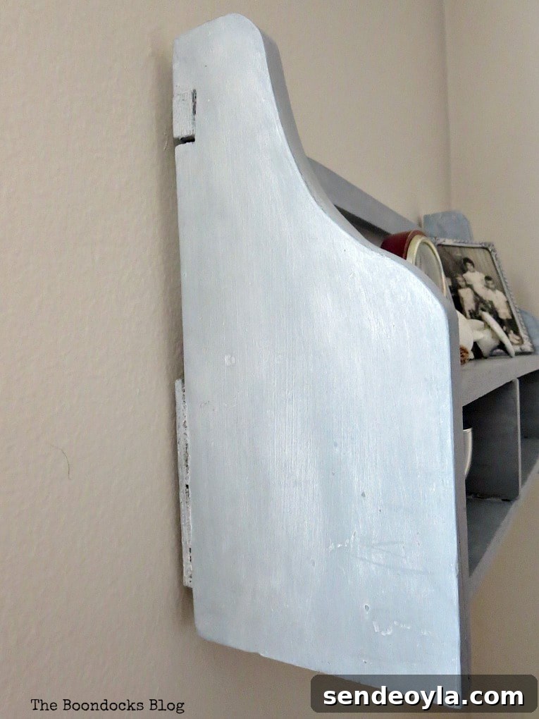 How to Add a Metallic Finish to a Painted Wood Shelf 10 Side view of shelf and shimmering details, A Super Easy Way to Add Shimmer to a Shelf, theboondocksblog