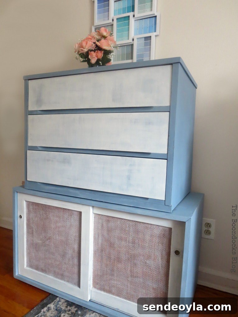 How to Pair Mid-Century Modern Furniture for a Cohesive Look 12 MCM dresser and sideboard in white and slate, #DIYproject #Midcenturymodernfurniture #MCMfurniture #paintedfurniture #oldfashionedmilkpaint #milkpaint How to Pair MCM Furniture to Get One Unified Look www.theboondocksblog.com