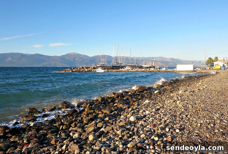 Upcycled Beach Vignette Ideas for Coastal Decor 4 A pebble filled beach in Greece, Using Pebbles to Inspire My Love of the Beach www.theboondocksblog.com