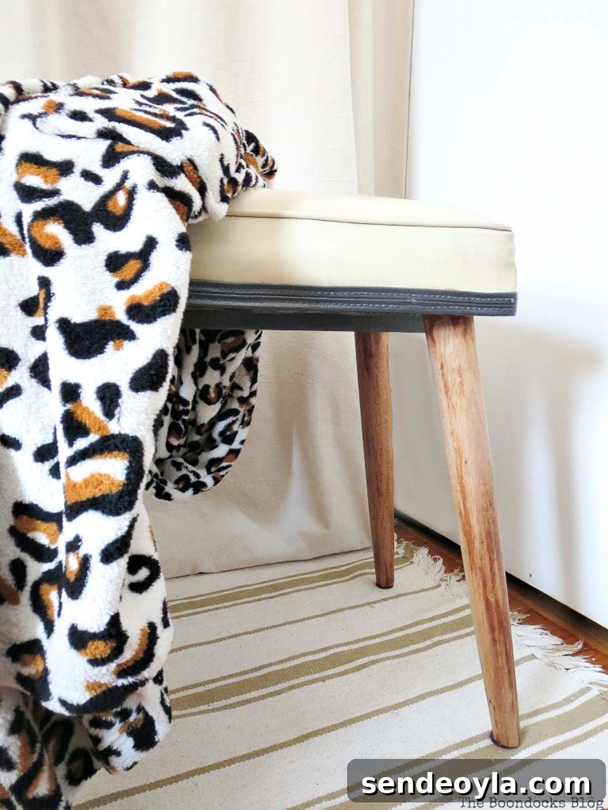 DIY Wooden Stool Makeover: Transform It Into a Chic Seat 13 img 648 14