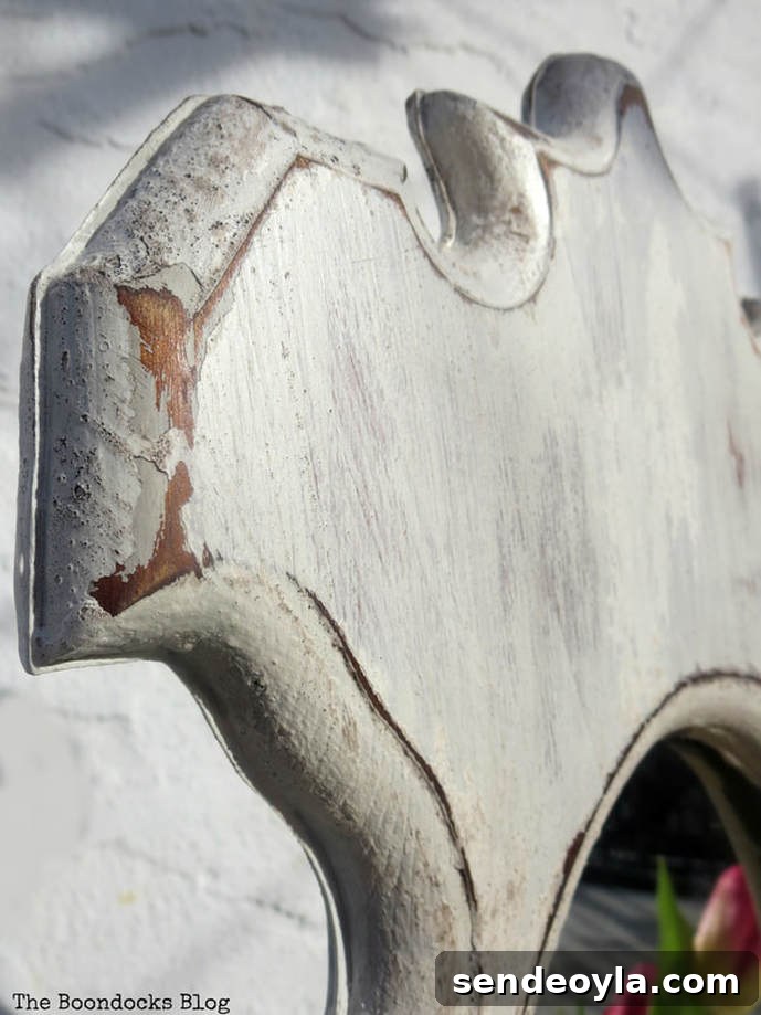 Detail of the side of the mirror