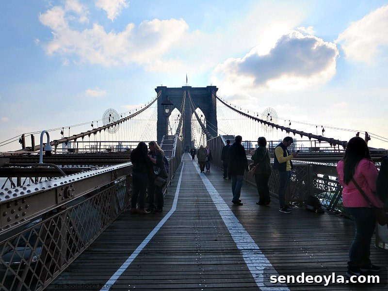 The walkway of the bridge, A Tour of the Astonishing Brooklyn Bridge Walkway www.theboondocksblog.com