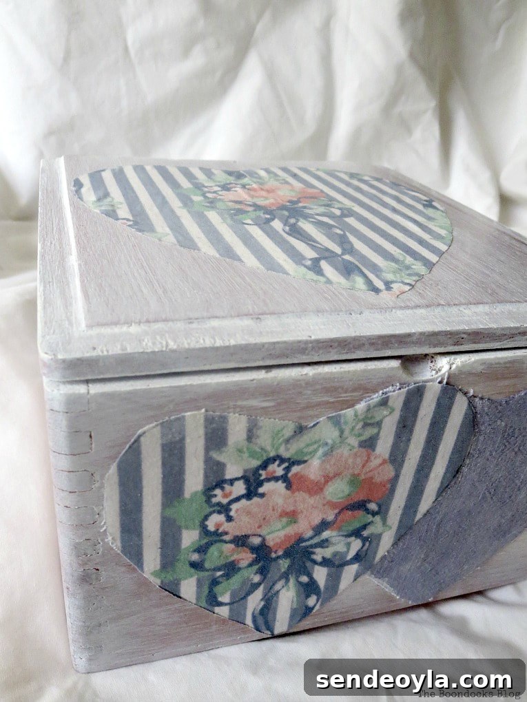 Valentine's day crafts wooden box.