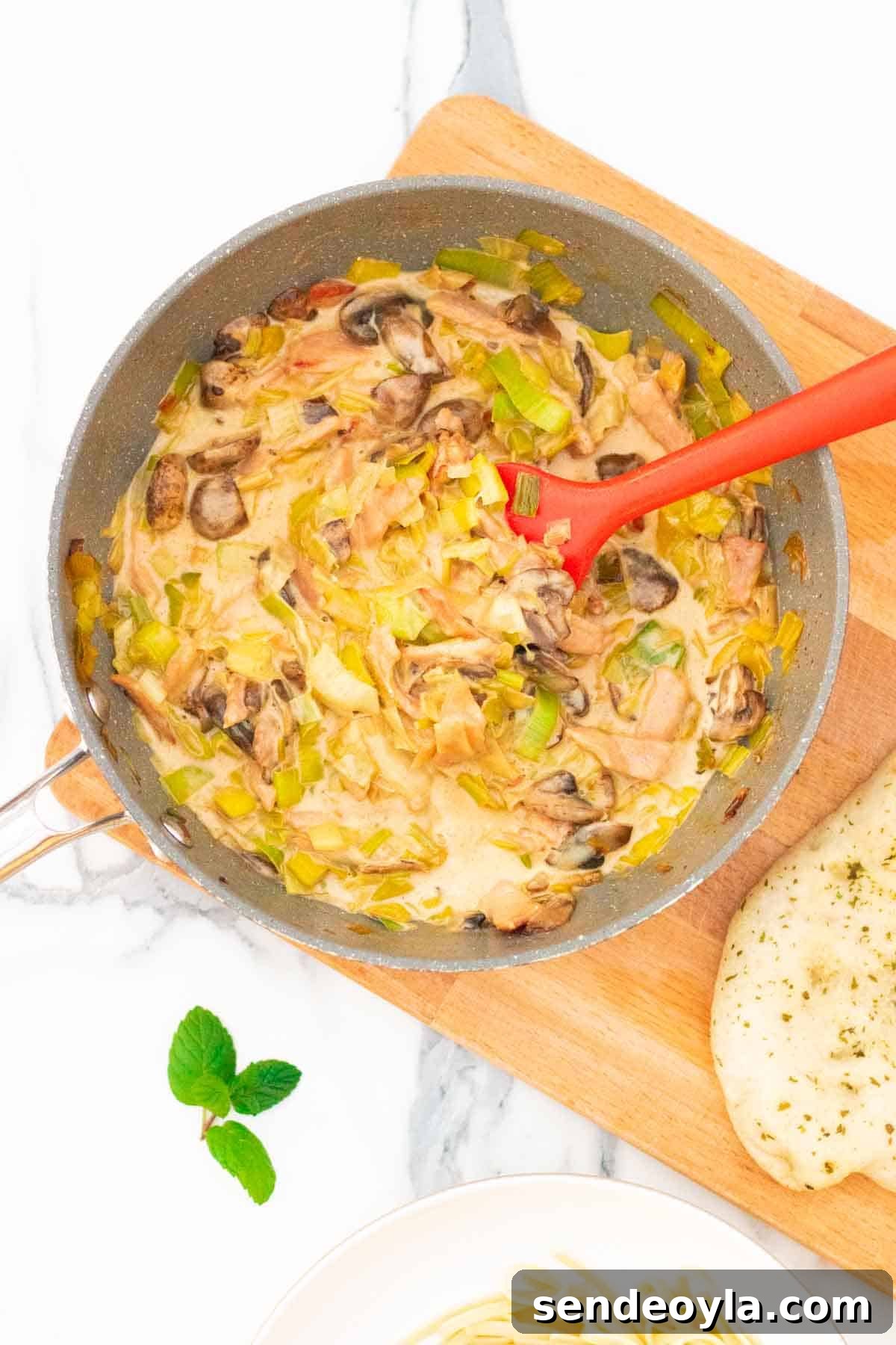Cheesy Leek and Bacon Linguine 3 Cheese leeks in a creamy sauce