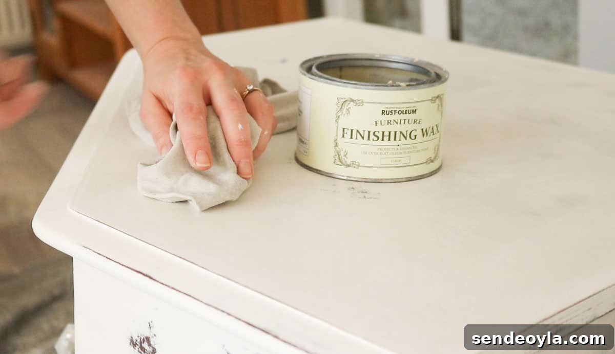 sealing chalk paint with Rustoleum's furniture finishing wax