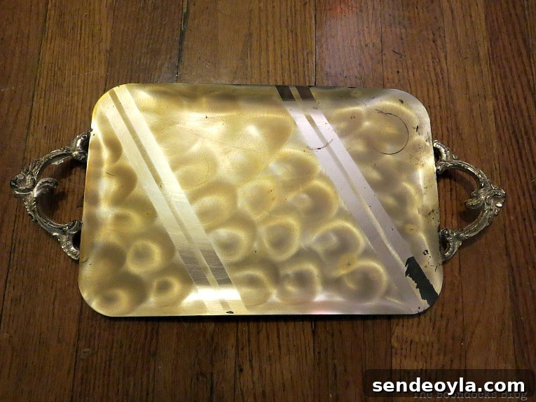 old tray, How to Create a Pretty Holiday Decor with an Old Tray