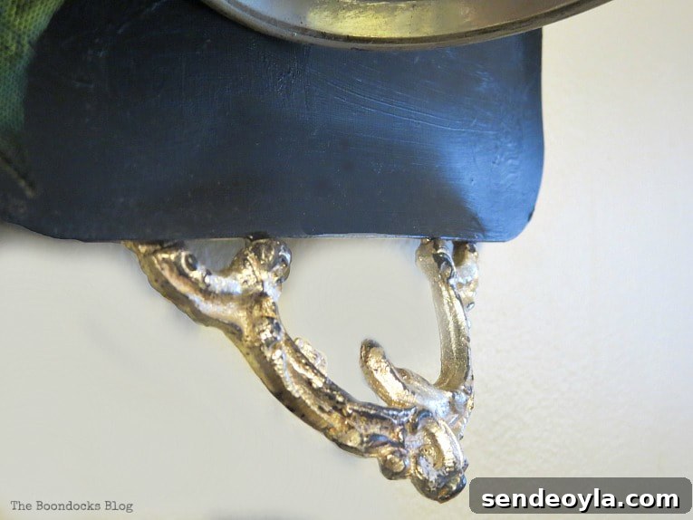 handle of the tray, How to Create a Pretty Holiday Decor with an Old Tray