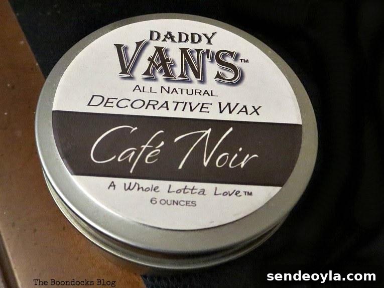 Daddy Vans Decorative wax, How to Create a Pretty Holiday Decor with an Old Tray