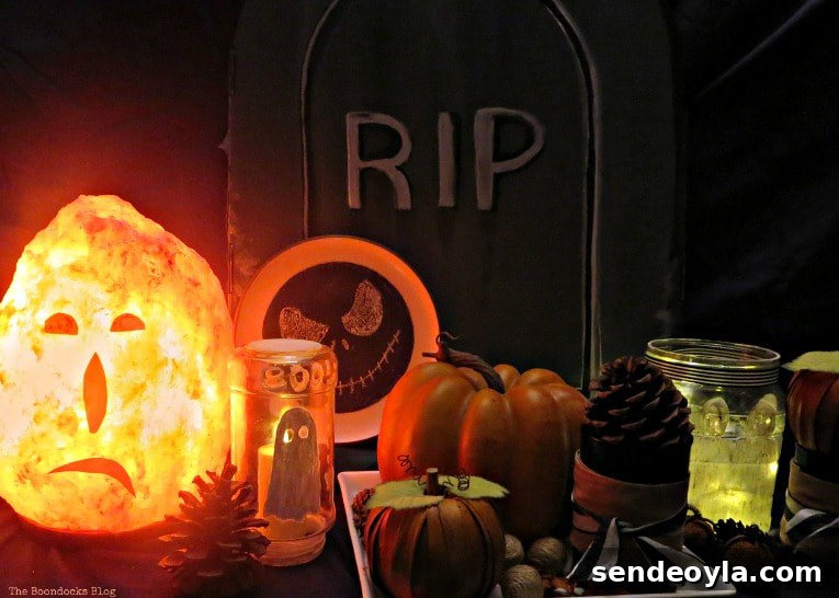 Halloween vignette all lit up