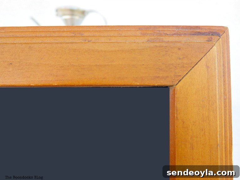 Wooden picture frame, before, how to easily clean wood with just 2 ingredients