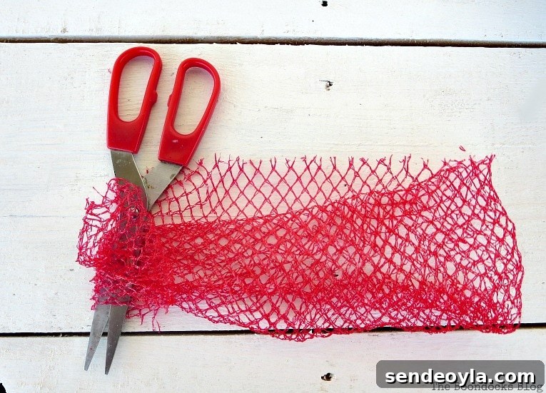 Cutting mesh plastic bag for wreath