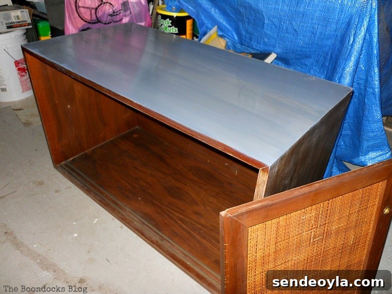 painted top, Mid-Century Modern Sideboard Upcycled with OFMP www.theboondocksblog.com