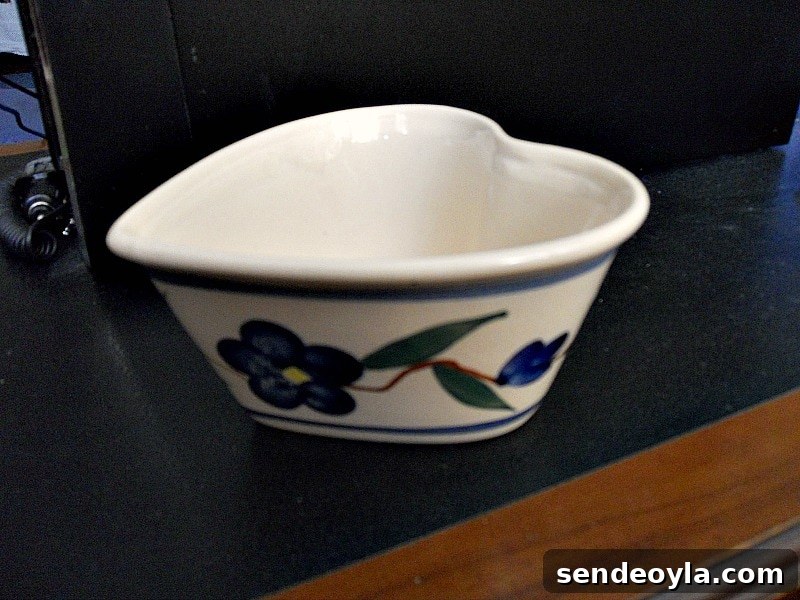 heart shaped bowl, Valentine's Day Wooden Gift Box www.theboondocksblog.com
