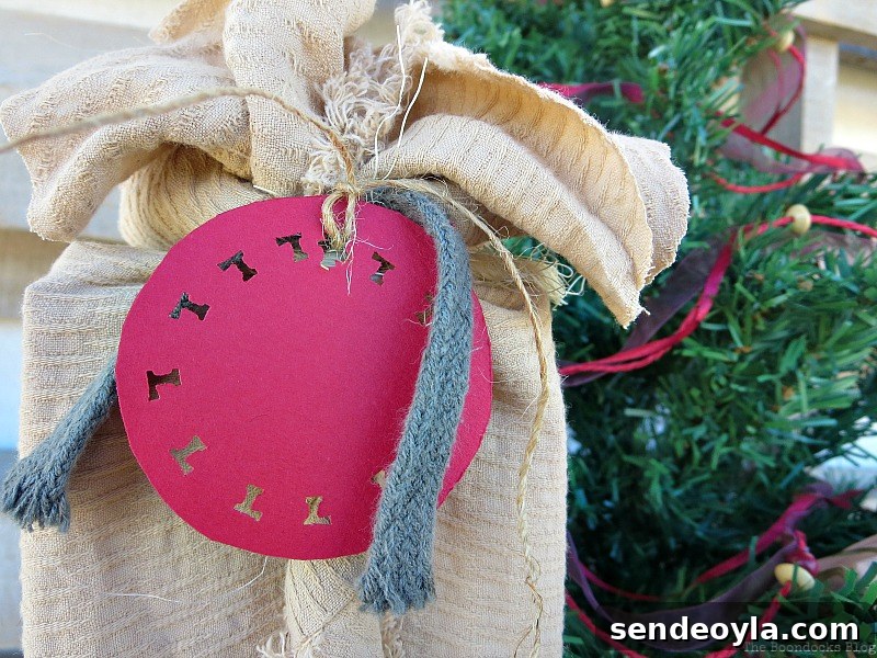 Tag made with hole punch