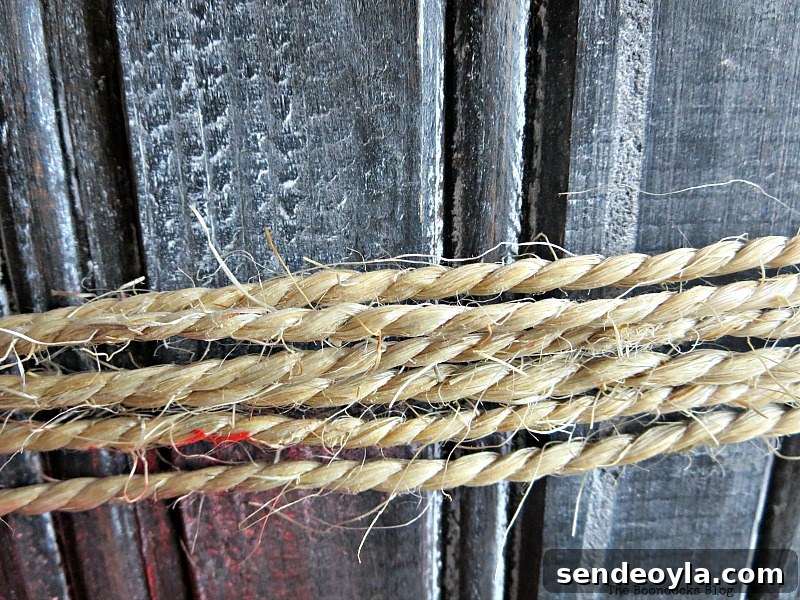 DIY Christmas Card and Ornament Display Ideas 3 The twine wrapped around, A Display for Christmas Cards and Ornaments