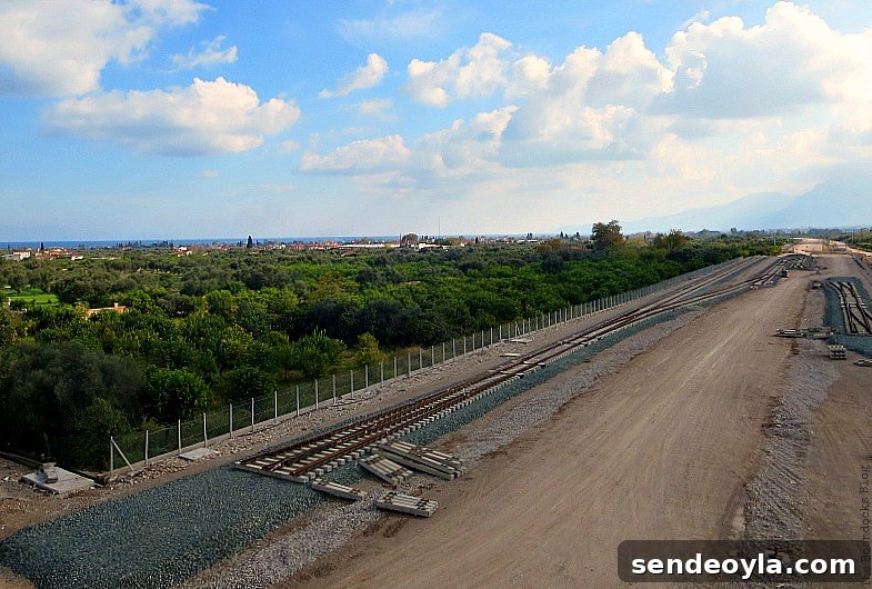 Railroad tracks, The View from the Railroad Overpass www.theboondocksblog.com