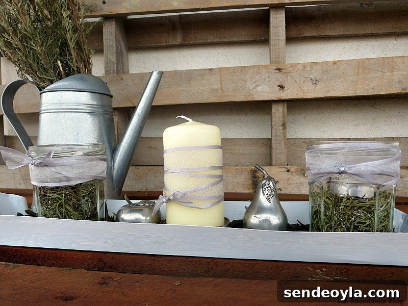 Centerpiece with metal accents, Easy Green Christmas Centerpieces