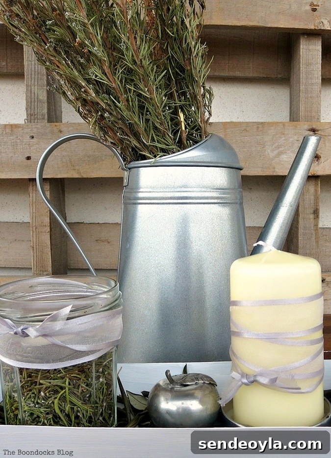 Christmas centerpiece with metal accents, Easy Green Christmas Centerpieces