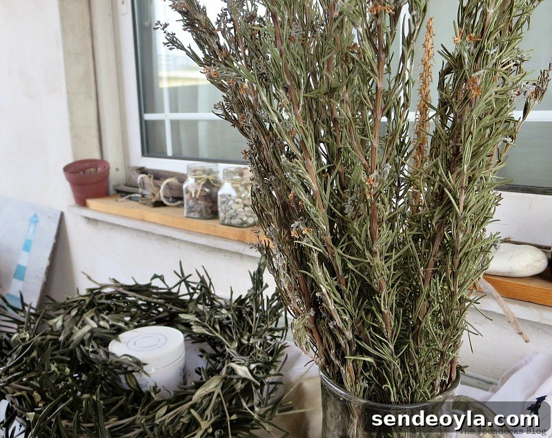 Rosemary, Easy Green Christmas Centerpieces