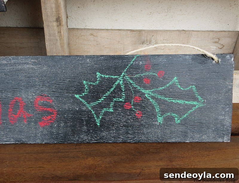 Detail of Merry Christmas sign, Easy Chalkboard signs for the Holidays www.theboondocksblog.com
