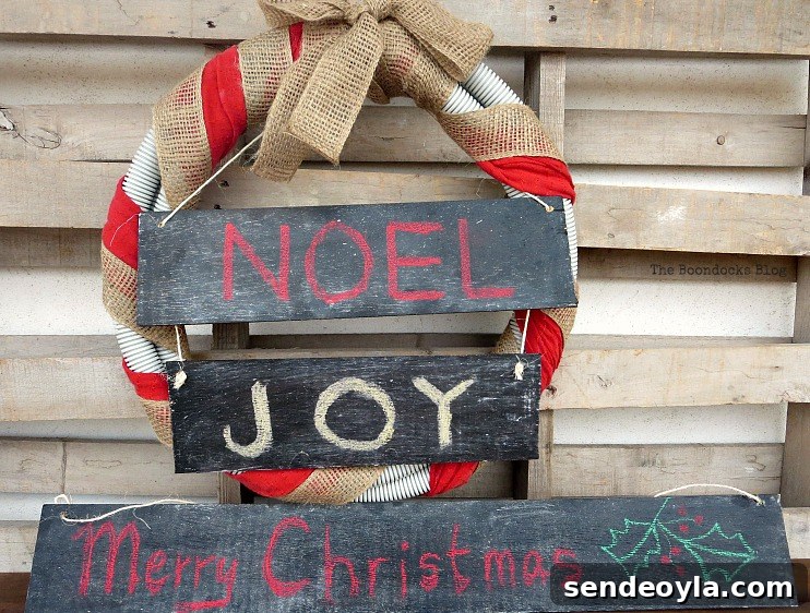 Merry Christmas sign, Easy Chalkboard signs for the Holidays www.theboondocksblog.com