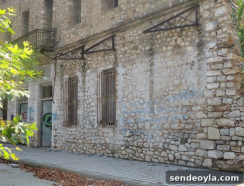 building not repaired, Old Stone Buildings on the Waterfront www.theboondocksblog.com