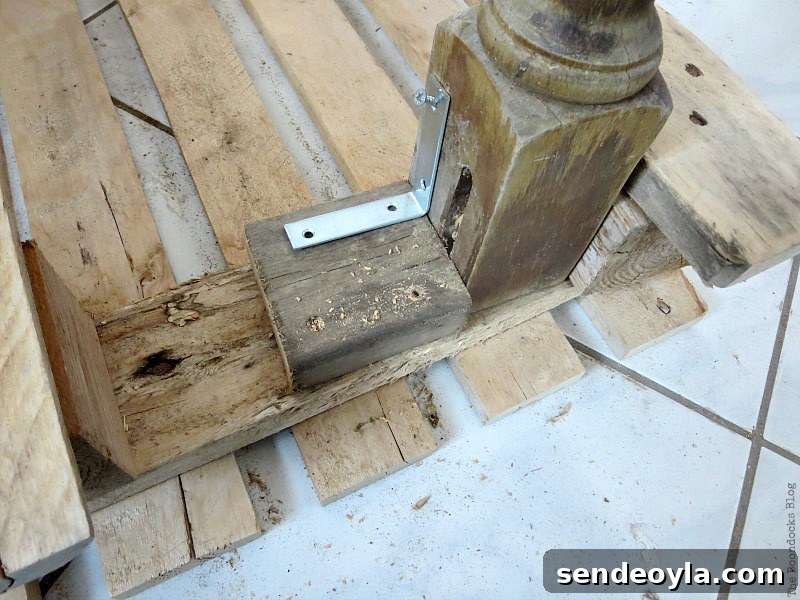 How to Build a Pallet Table with Reclaimed Wood Legs 6 Brackets used to attach legs, The Drunken Table and a Fall Vignette www.theboondocksblog.com