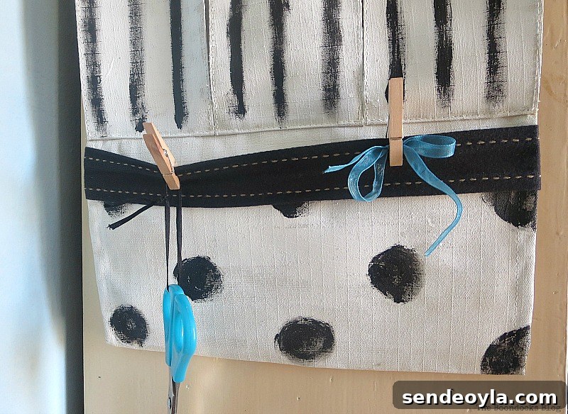 DIY Hanging Organizer for Back-to-School Supplies 15 Detail of bottom, How to make a back to school hanging organizer, Back to School blog Hop www.theboondocksblog.com