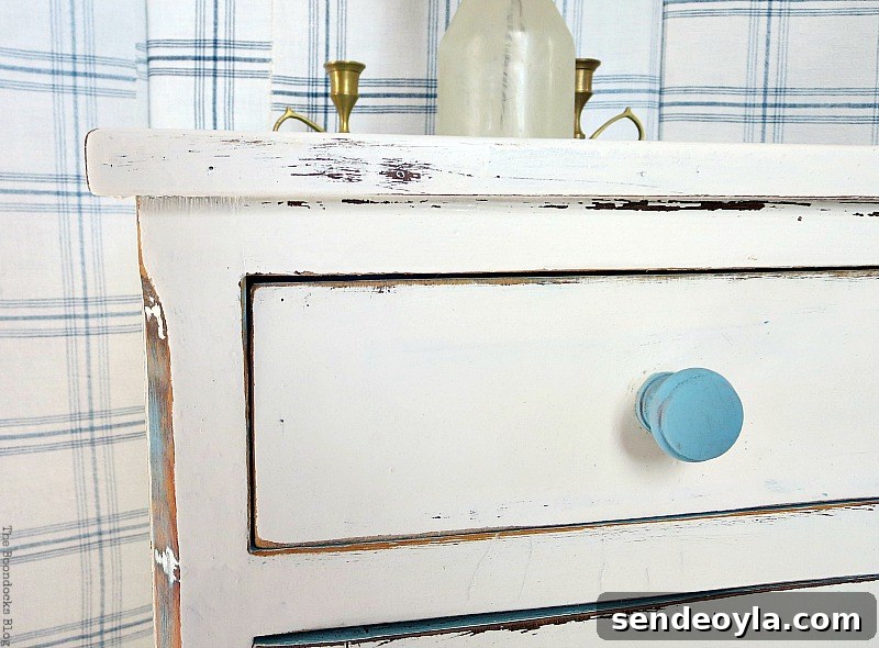 Detail of the side table, The Doily Top Side Table www.theboondocksblog.com